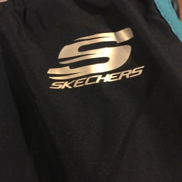 Skechers running shorts - Picture 3 of 4